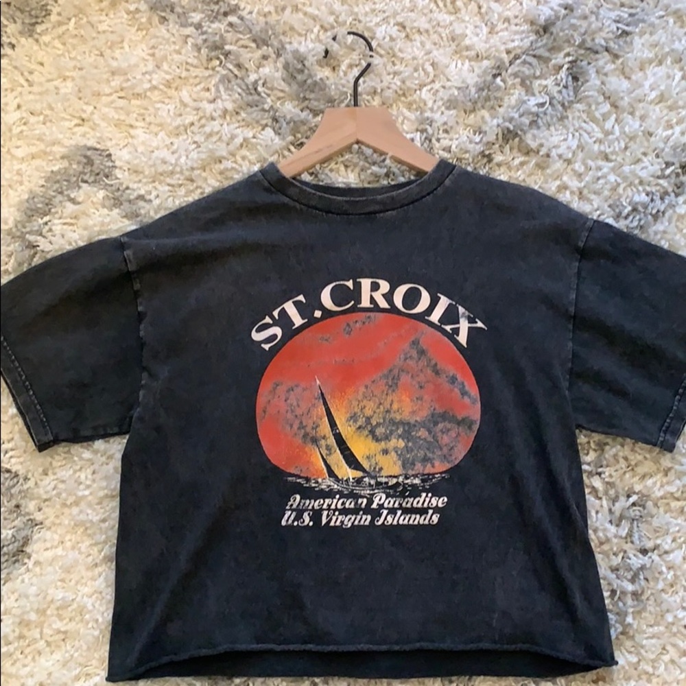 Brandy Melville- Grayish/Black St.Croix T-Shirt